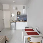 Dimitris Break Apts 3* 하니아
