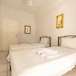 Dimitris Break Apts 아파트호텔