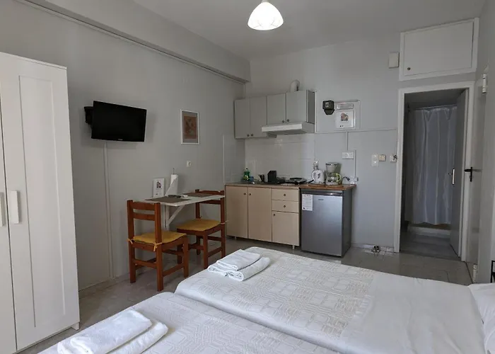 Dimitris Break Apts ハニア