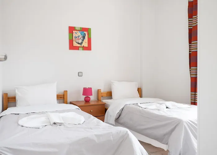 Dimitris Break Apts ハニア