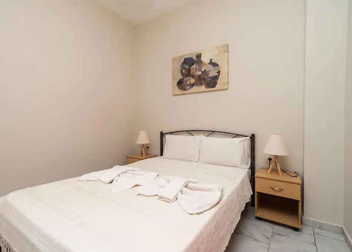 Dimitris Break Apts ハニア